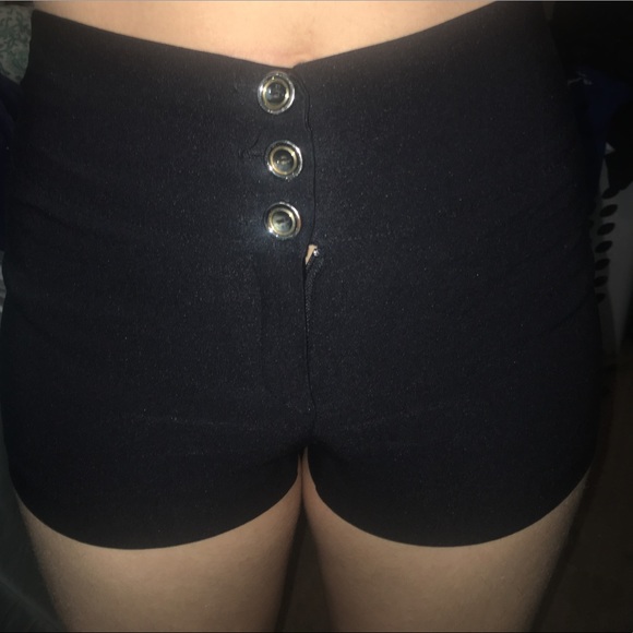 shorts - Picture 2 of 4